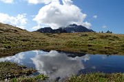 Primavera al Monte Campo con distese di crocus e al Laghetto di Pietra Quadra in progressivo disgelo il 24 maggio 2018 - FOTOGALLERY